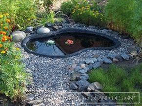 Вештачко езерце во градината