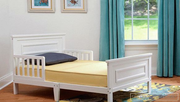 Кревет за тригодишно дете со страни - 1