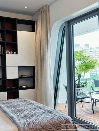 Спална соба со одделен балкон или чардак - фото