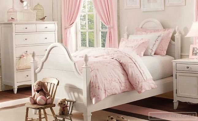 Розова детска спална соба