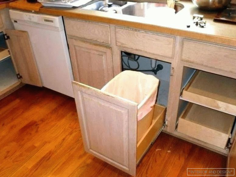 Ролетни кабинети во мала кујна 1