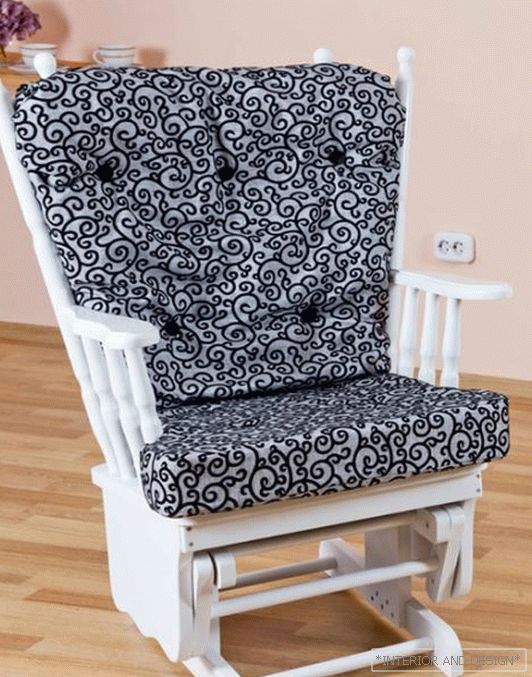 Тапациран мебел (столче за лулка) - 4