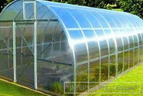 Поликарбонатна стаклена градина